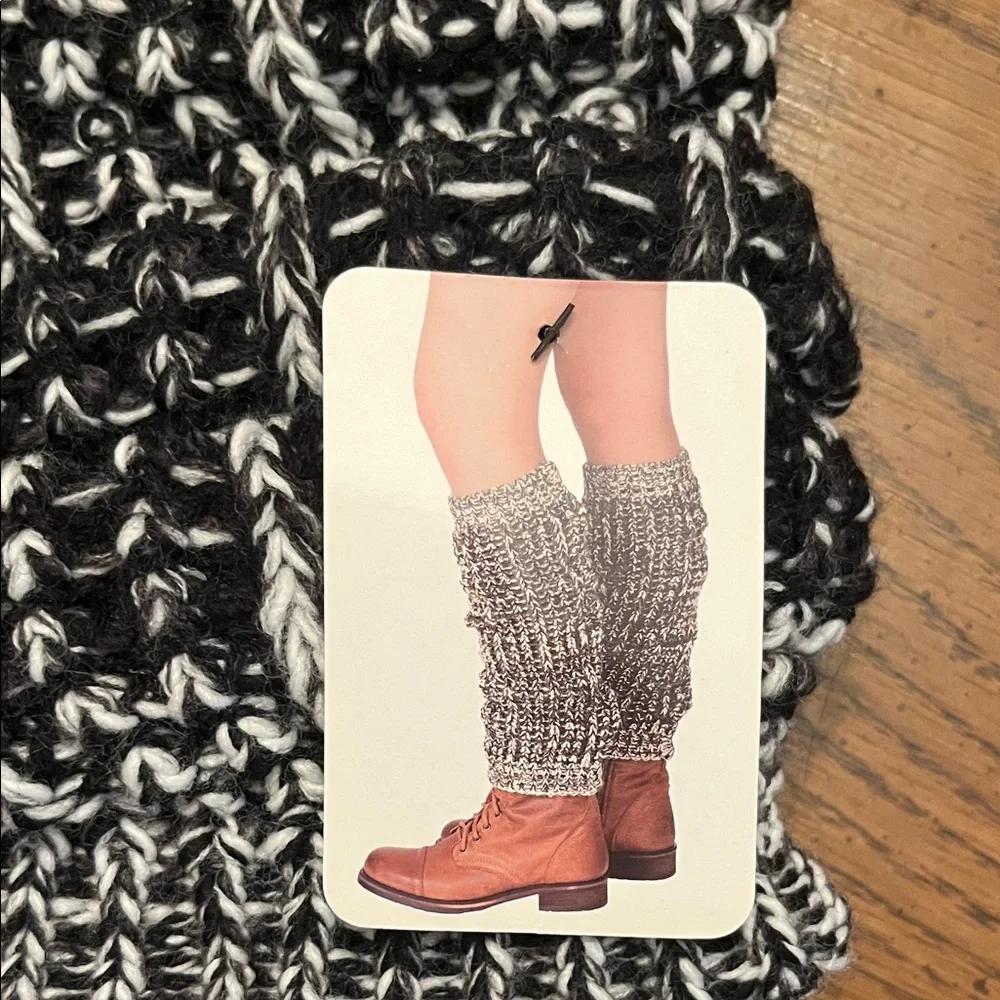 Steve Madden Monochrome Knit Legwarmers, one size, NWT‎